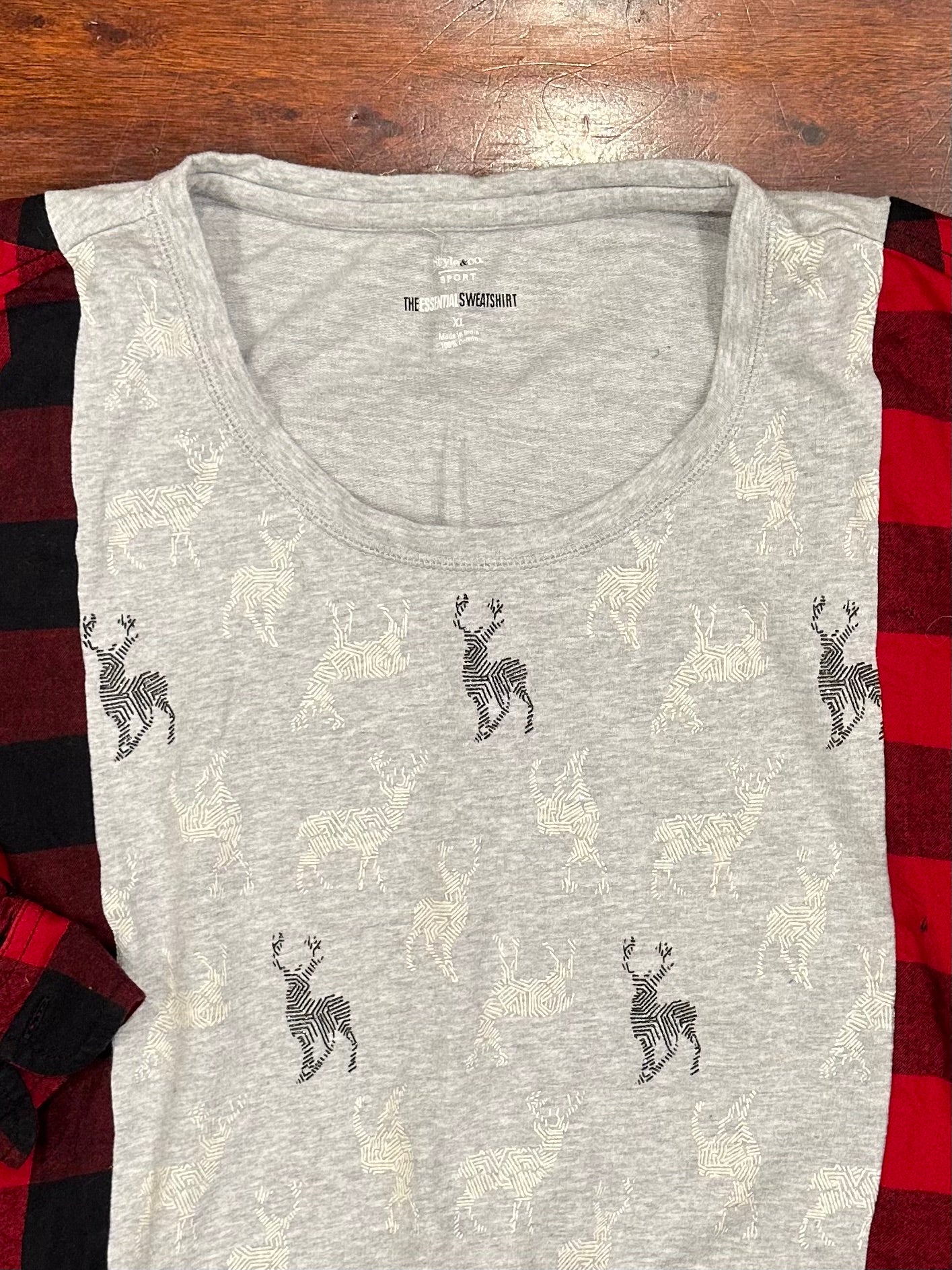 Reindeer Draw-string Sweatshirt - L to XL